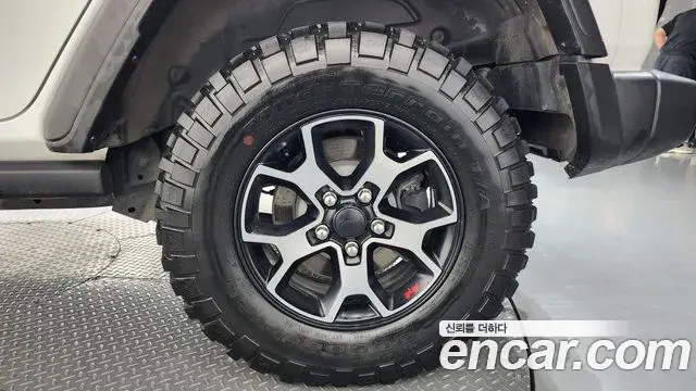 Jeep Wrangler 2019 — Şəkil 13/33