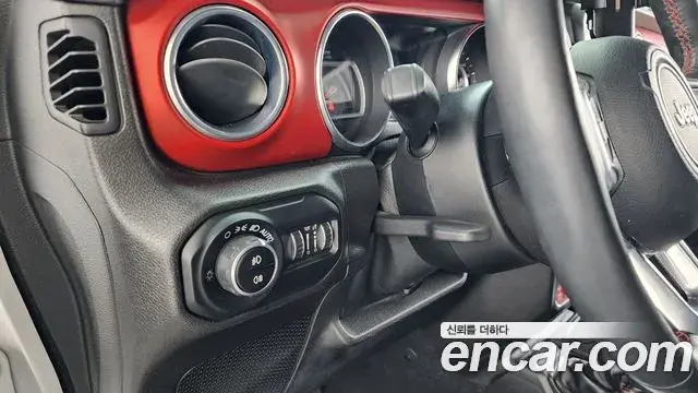 Jeep Wrangler 2019 — Şəkil 12/33