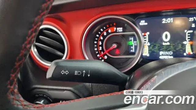 Jeep Wrangler 2019 — Şəkil 10/33