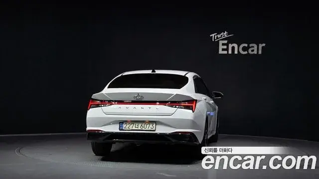 Hyundai The New Avante Hybrid 2022 — Şəkil 8/30