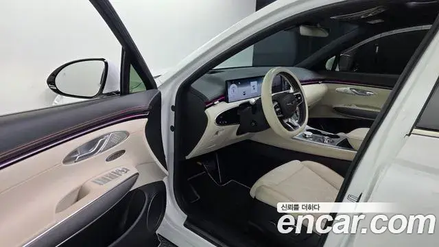 Genesis GV70 2025 — ფოტო 19/20