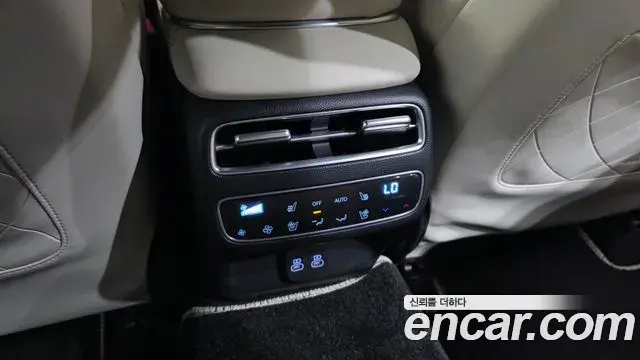 Genesis GV70 2025 — ფოტო 15/20
