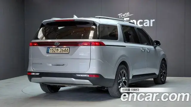 Kia Carnival 2021 — Şəkil 17/29