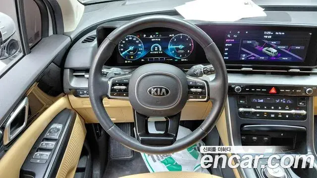 Kia Carnival 2021 — Şəkil 18/29