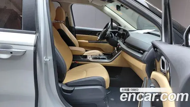 Kia Carnival 2021 — Şəkil 21/29