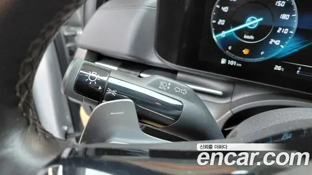 Kia Carnival 2021 — Şəkil 28/29