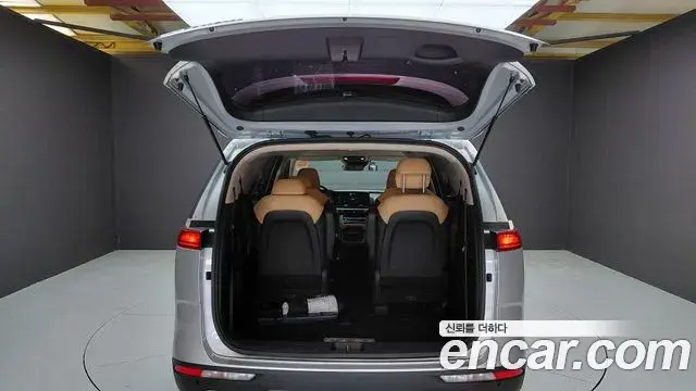 Kia Carnival 2021 — Şəkil 12/29