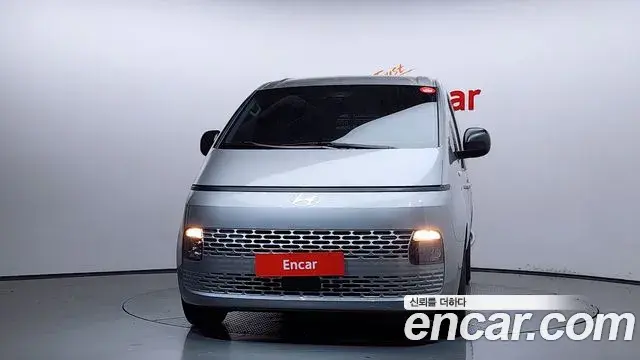 Hyundai Staria 2025 — Фото 2/20