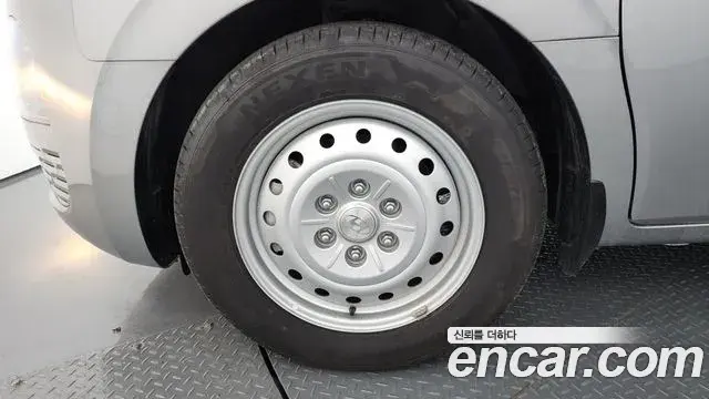 Hyundai Staria 2025 — Фото 4/20