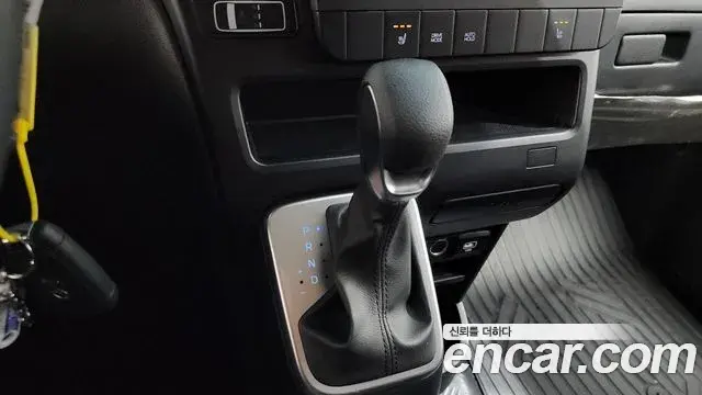 Hyundai Staria 2025 — Фото 8/20