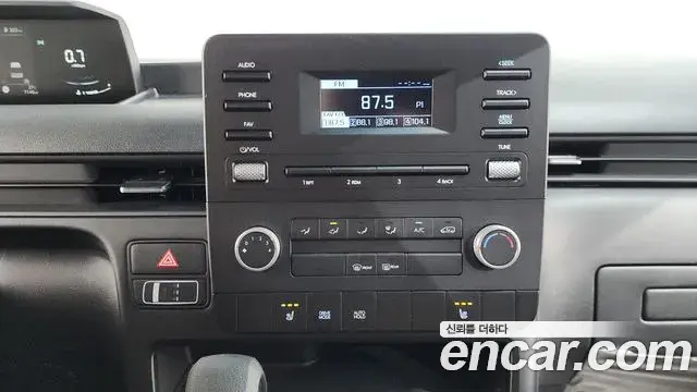 Hyundai Staria 2025 — Фото 13/20