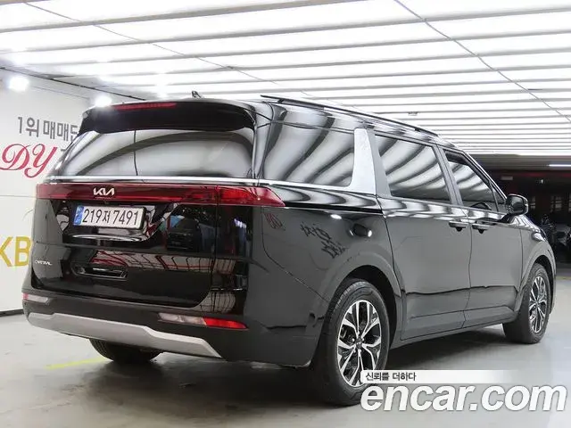 Kia Carnival 2023 — Фото 3/20