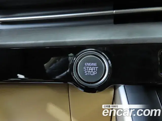 Kia Carnival 2023 — Фото 16/20
