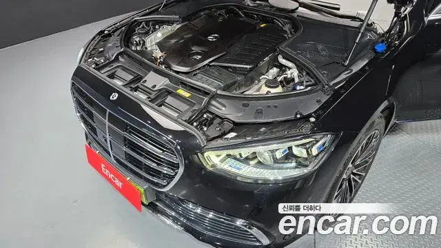 Mercedes-Benz S-Class 2024 — Photo 14/33