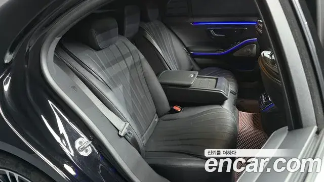 Mercedes-Benz S-Class 2024 — Photo 22/33