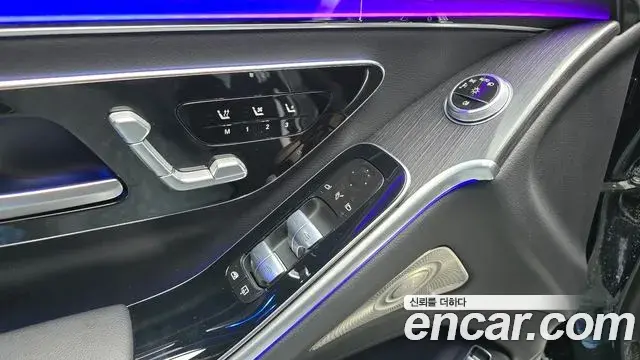 Mercedes-Benz S-Class 2024 — Photo 18/33