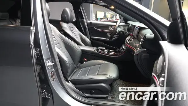 Mercedes-Benz E-Class 2019 — Фото 11/20