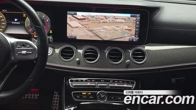 Mercedes-Benz E-Class 2019 — Фото 15/20