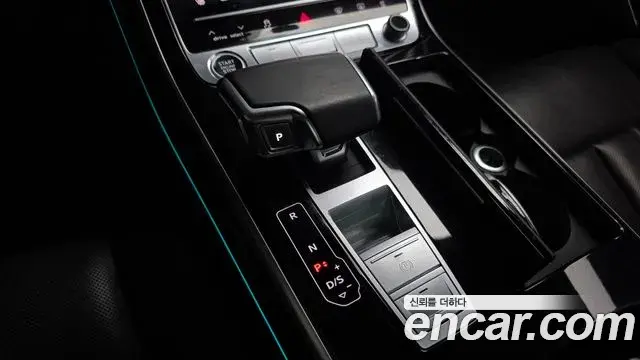 Audi A8 2021 — ფოტო 7/20