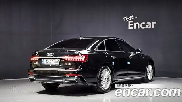 Audi A6 2021 — ფოტო 29/35