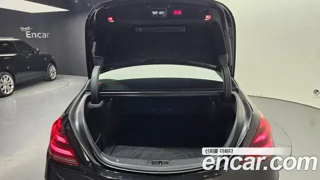 Mercedes-Benz S-Class 2018 — Photo 16/20