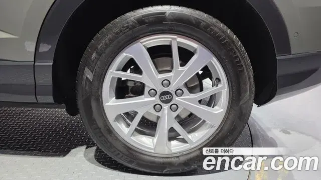 Audi Q3 2023 — Şəkil 22/31