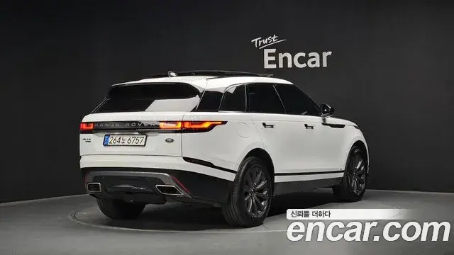 Land Rover Range Rover Velar 2018 — Photo 20/33