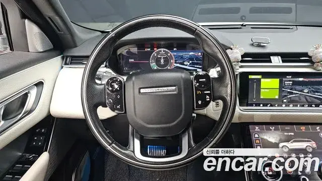 Land Rover Range Rover Velar 2018 — Photo 2/33