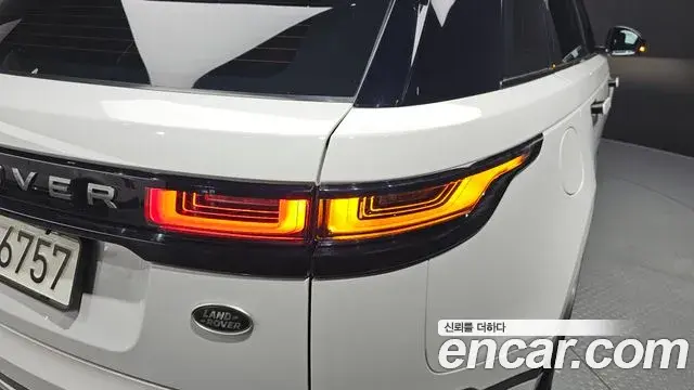 Land Rover Range Rover Velar 2018 — Photo 4/33