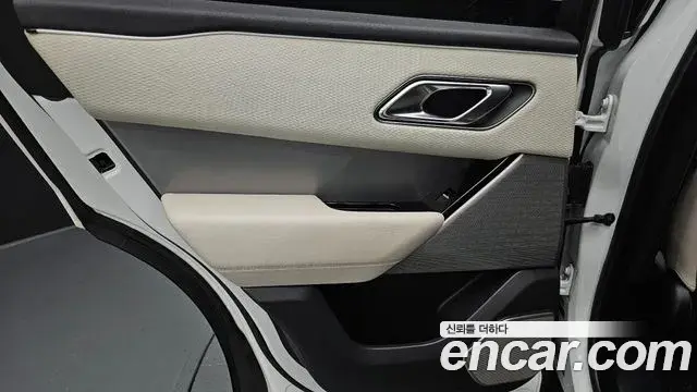 Land Rover Range Rover Velar 2018 — Photo 30/33