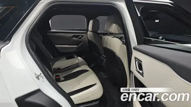 Land Rover Range Rover Velar 2018 — Photo 6/33