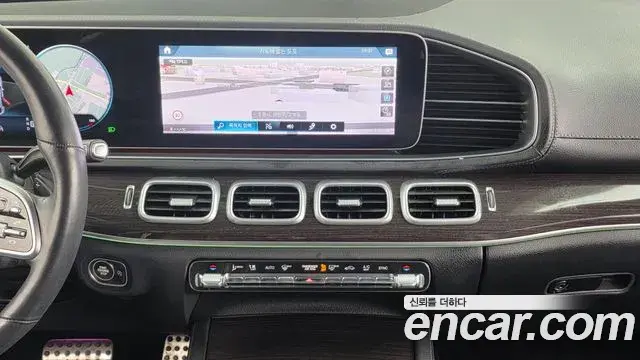 Mercedes-Benz GLE-Class 2021 — ფოტო 2/20
