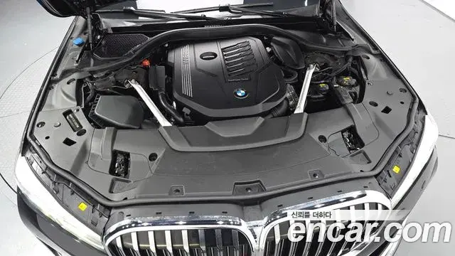 BMW 7 Series 2020 — Фото 6/20