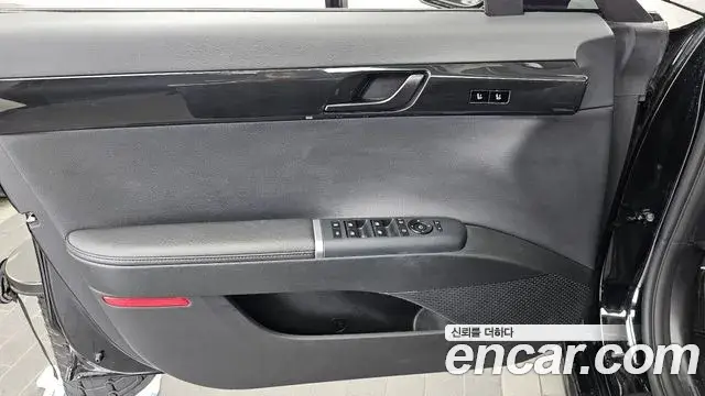 Hyundai Grandeur Hybrid 2023 — Photo 30/34