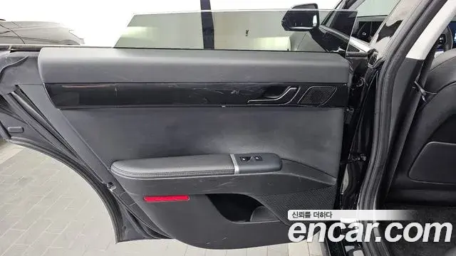 Hyundai Grandeur Hybrid 2023 — Photo 16/34