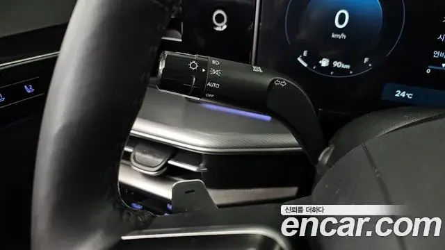 Hyundai Grandeur Hybrid 2023 — Photo 19/34