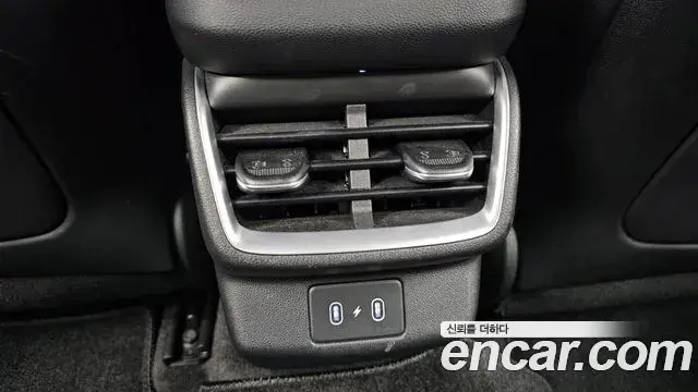 Hyundai Grandeur Hybrid 2023 — Photo 25/34