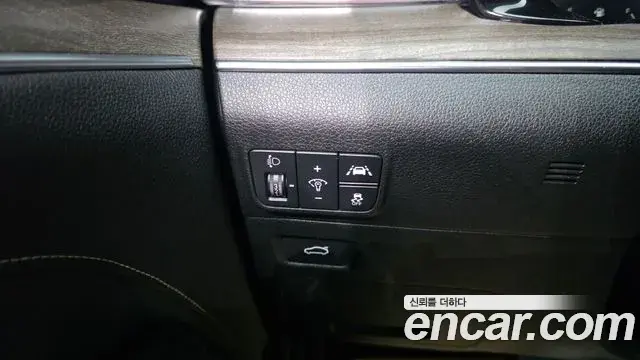 Kia K5 2020 — Şəkil 28/30
