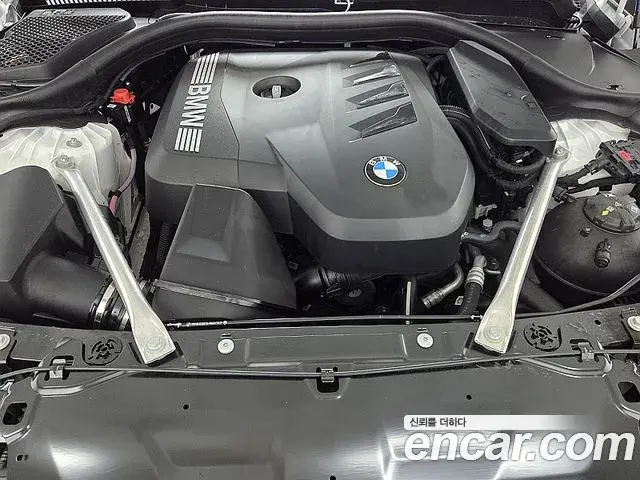 BMW 5 Series 2025 — Фото 18/20