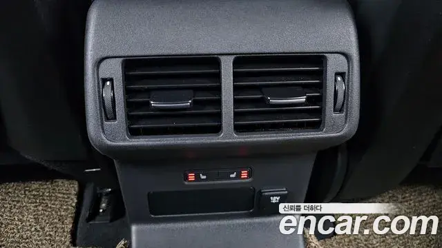 Land Rover Range Rover Velar 2018 — Şəkil 13/34