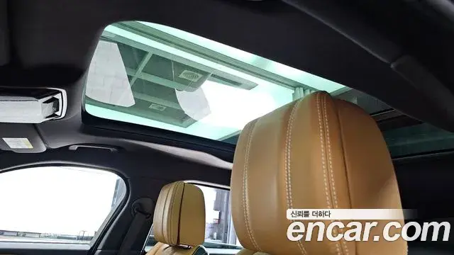 Land Rover Range Rover Velar 2018 — Şəkil 31/34