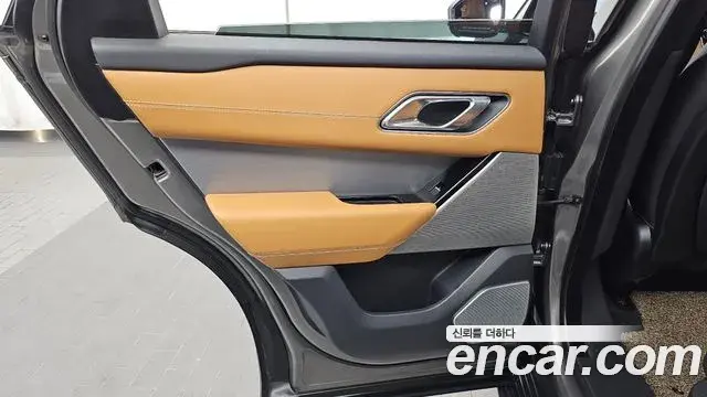 Land Rover Range Rover Velar 2018 — Şəkil 24/34
