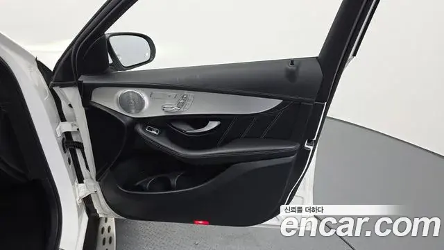 Mercedes-Benz GLC-Class 2018 — Photo 15/32