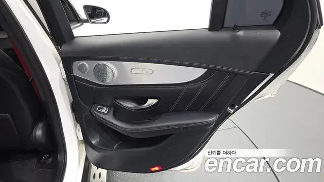 Mercedes-Benz GLC-Class 2018 — Photo 14/32