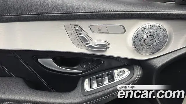Mercedes-Benz GLC-Class 2018 — Photo 3/32