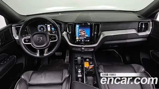 Volvo XC60 2021 — Şəkil 29/32
