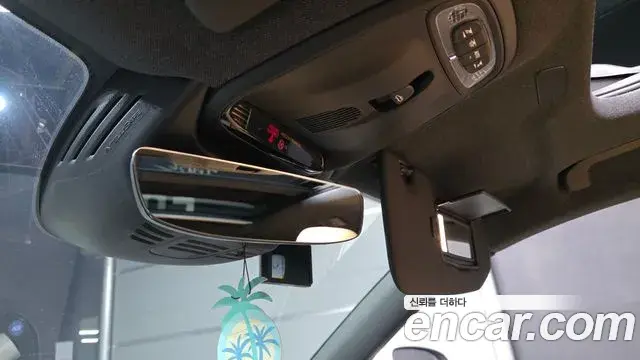 Volvo XC40 2022 — ფოტო 18/30
