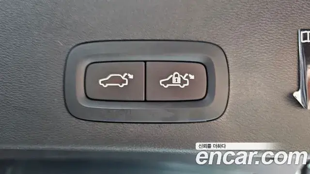 Volvo XC40 2022 — ფოტო 30/30
