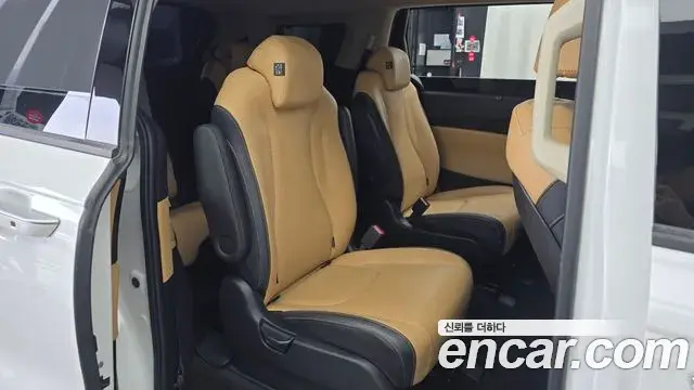 Kia Carnival 2021 — Photo 12/20