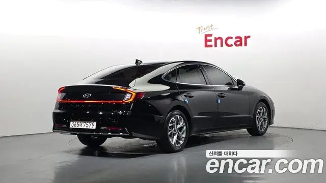 Hyundai Sonata 2022 — Фото 2/20
